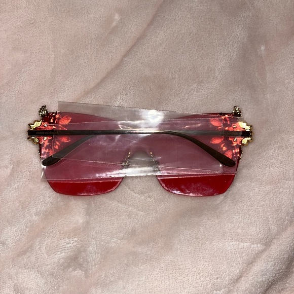 Authentic New Dolce and Gabbana Sunglasses - Picture 5 of 9